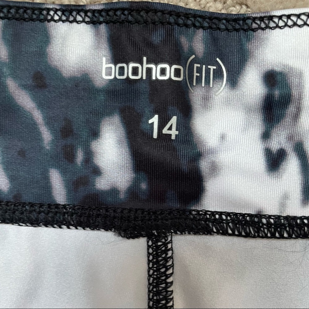 NWT Women’s boo hoo FIT Black and White Athletic Leggings Size 14 - Picture 6 of 6
